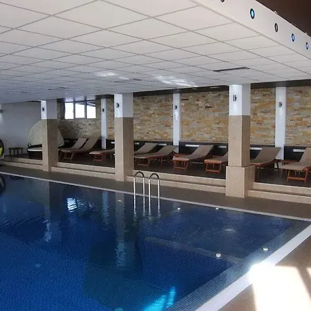 M1 Megi, Milmari Apartment