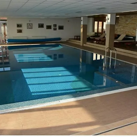 M1 Megi, Milmari Apartment