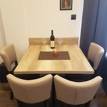 M1 Megi, Milmari