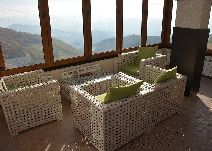 M1 Megi, Milmari Apartament